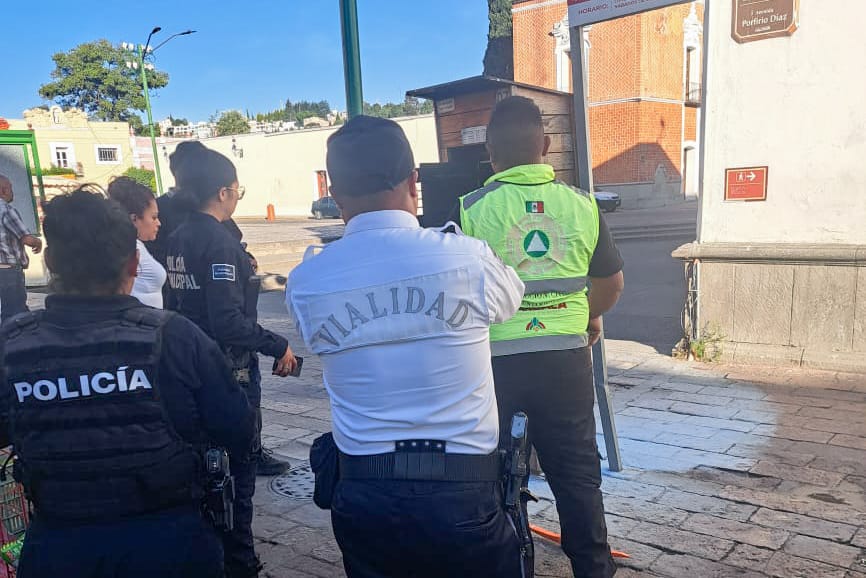 Rápida acción de Protección Civil sofoca conato de incendio en parquímetro del centro de Tlaxcala